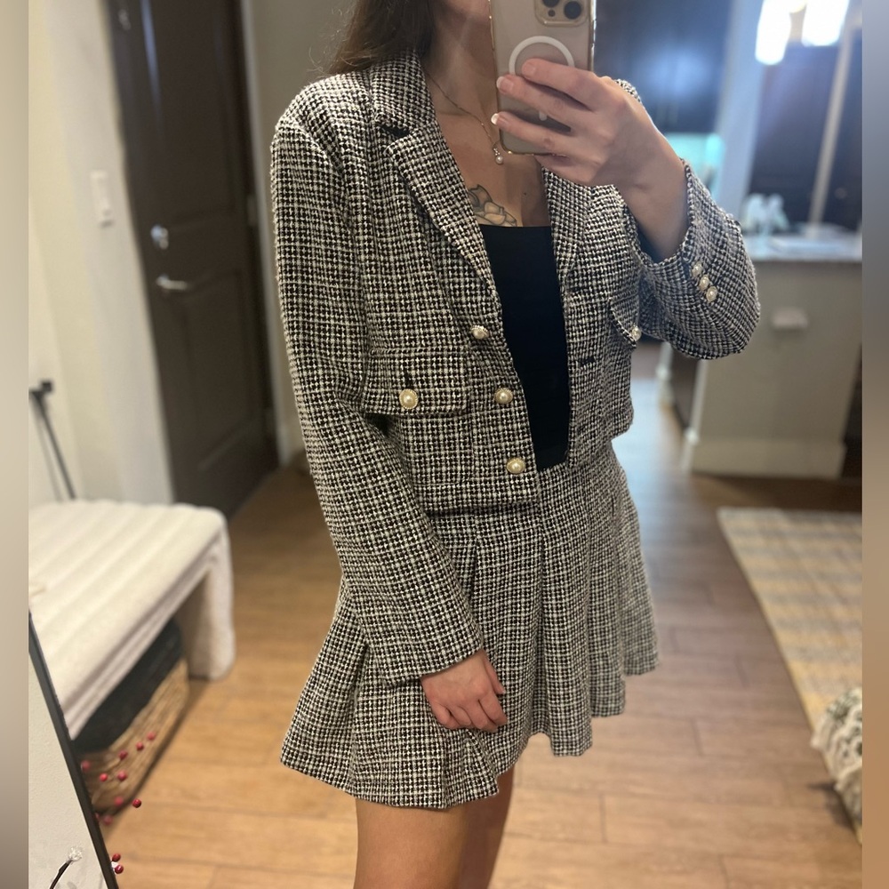 SALE Steve Madden Plain Skirt and Blazer matching set -M